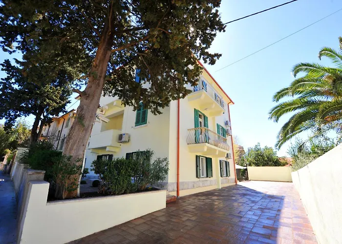 Guesthouse Villa Vice