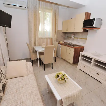 Πανσιόν Vice 3*